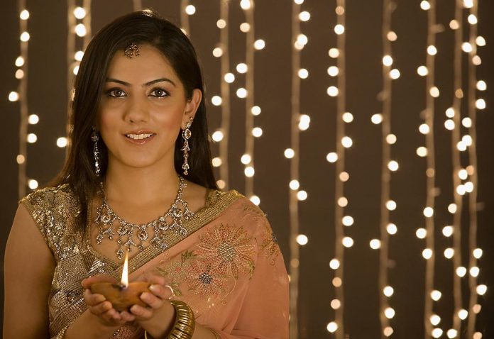 Diwali celebrations come along with tons of functions and parties, and looking perfect for every occasion can be taxing, right? It is that time of the year when women step out hunting for the latest Diwali fashion trends