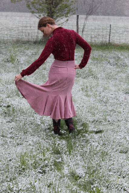 Swirly Skirt in Swirling Snow (Sew Chic Gatsby Skirt)